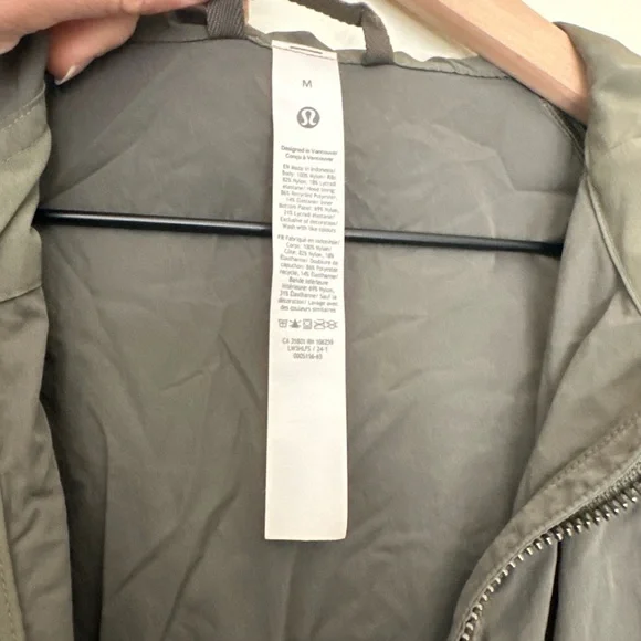 LULULEMON Ruched Ribbed-Waist Jacket - Picture 7 of 9